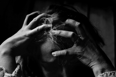 Τελικά τα μαλλιά μπορεί να ασπρίσουν από το άγχος;